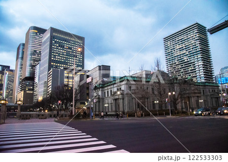 大阪の日本銀行支店などがある淀屋橋、中の島の風景 大阪の日本銀行支店などがある淀屋橋、中の島の風景 122533303