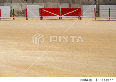 円形闘技場　フランス、ニーム 122533677