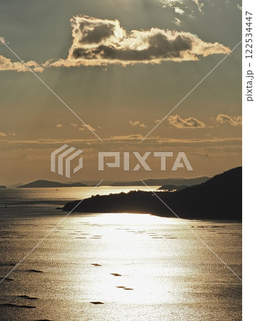 万葉の岬から見る播磨灘の夕景 万葉の岬から見る播磨灘の夕景 122534447