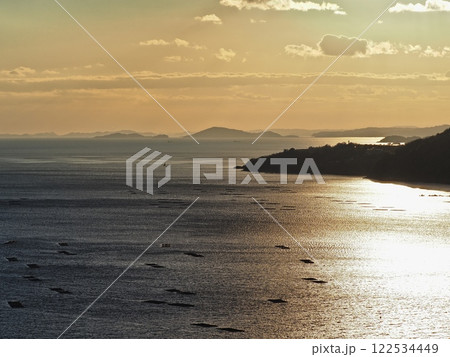 万葉の岬から見る播磨灘の夕景 122534449