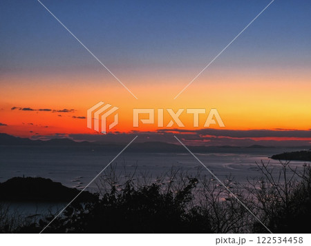 万葉の岬から見る播磨灘の夕景 122534458