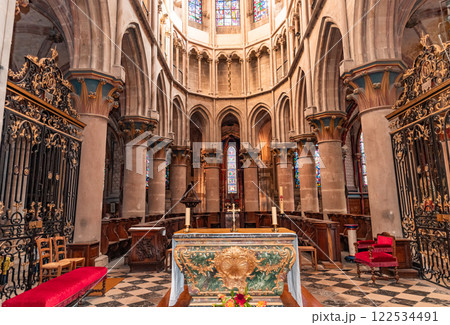 Notre-Dame Collegiate Church of Semur-en-Auxois, france Notre-Dame Collegiate Church of Semur-en-Auxois, france 122534491