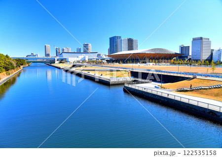 有明北橋/東雲運河より有明親水海浜公園、木遣り橋方面を望む(東京都江東区)【2025.1】 有明北橋/東雲運河より有明親水海浜公園、木遣り橋方面を望む(東京都江東区)【2025.1】 122535158