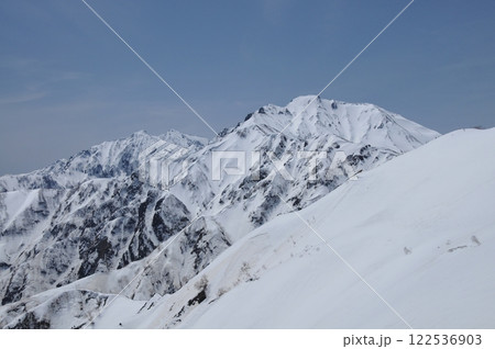 春の五竜岳と鹿島槍ヶ岳 122536903