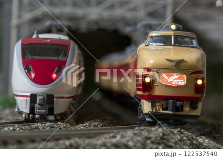 鉄道模型 Nゲージ 489・683系特急はくたか 07 122537540