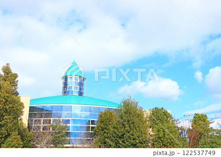 愛知県愛西市、愛西市中央図書館の風景 122537749