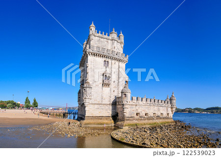 ポルトガルのリスボン郊外にあるベレンの塔 122539023