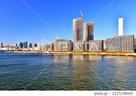 豊洲大橋より晴海フラッグ方面を望む(東京都江東区)【2025.1】 豊洲大橋より晴海フラッグ方面を望む(東京都江東区)【2025.1】 122539600