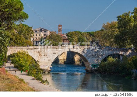 イタリアのローマでの観光地の風景 122541686