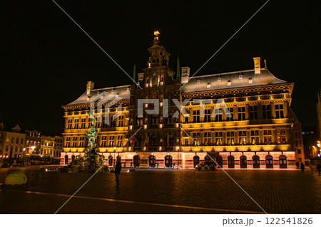 ベルギーのアントワープの街中の風景 122541826