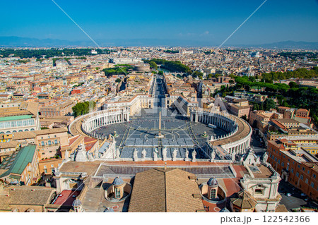 イタリアのローマの風景とバチカン市国の街並み 122542366