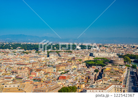 イタリアのローマの風景とバチカン市国の街並み 122542367