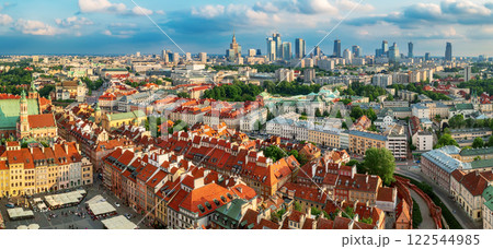 Old city in Warsaw panorama, view from above to the old and new city 122544985