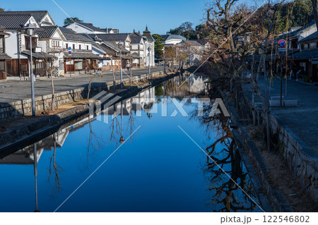 日本の岡山県倉敷市の美観地区の美しい風景 122546802