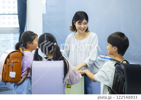 教室の小学生 教室の小学生 122548933