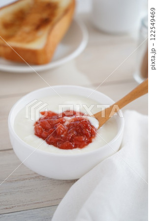 ヨーグルト 122549469