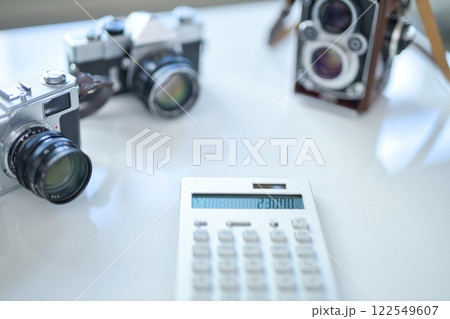 中古カメラ　買取業者　査定イメージ　 122549607