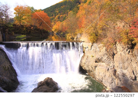 滝上町の錦仙峡の紅葉 滝上町の錦仙峡の紅葉 122550297