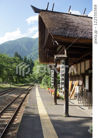 会津鉄道の風景　湯之上温泉駅 122550369