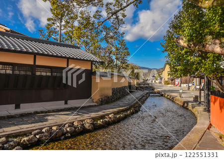 京都市北区上賀茂の社家町の町並み 京都市北区上賀茂の社家町の町並み 122551331