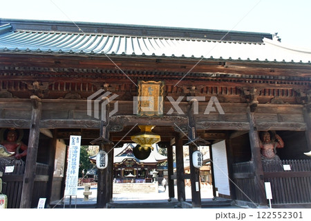 妻沼聖天山歓喜院　仁王門 122552301