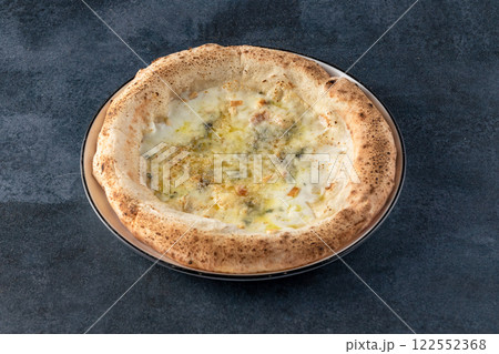 クアトロフォルマッジ　ピザ　ピッツァ 122552368