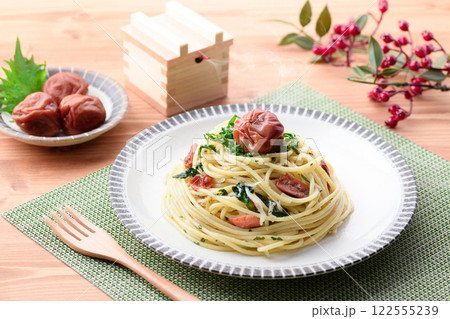 梅干しとしらすの和風パスタ 122555239