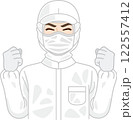 やる気のクリーンルームの男性作業員 122557412