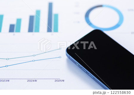 ビジネスグラフとスマホ ビジネスグラフとスマホ 122558630