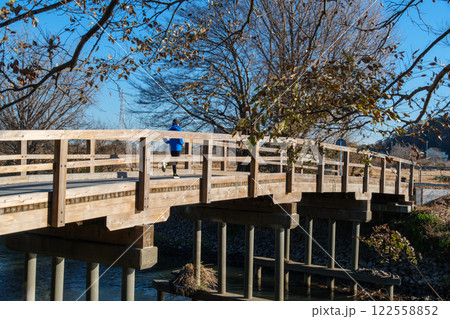 橋を走る 122558852