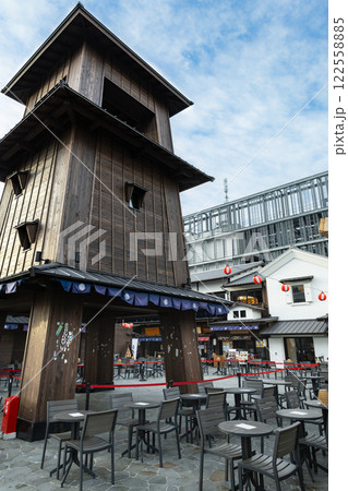 豊洲千客万来時の鐘広場 122558885