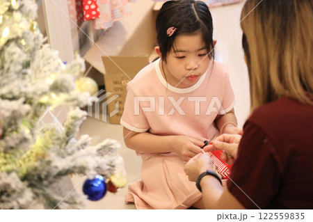 Decoration Christmas Tree 122559835