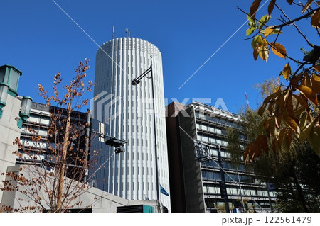 毎日詩文本社ビルの建つ東京都千代田区一ツ橋の風景 122561479