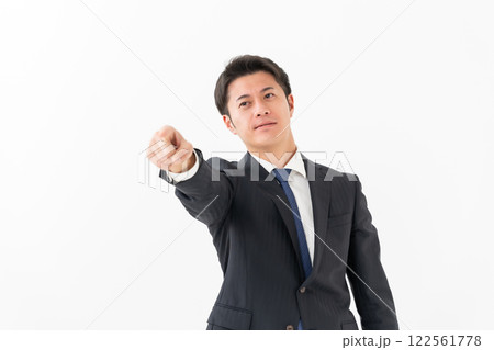 ビジネスマン　怒る　罵倒 122561778
