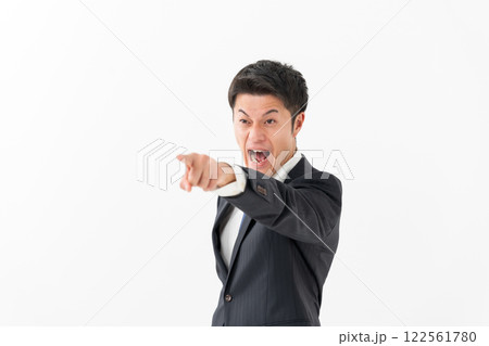 ビジネスマン 怒る 罵倒 ビジネスマン 怒る 罵倒 122561780