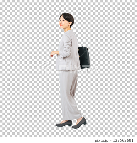 歩くミドル女性ビジネスパーソン 手作業で精密に切り抜いた背景透過全身写真PNG 歩くミドル女性ビジネスパーソン 手作業で精密に切り抜いた背景透過全身写真PNG 122562691