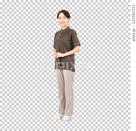 ミドル女性スタッフ　手作業で精密に切り抜いた背景透過全身写真PNG 122562722