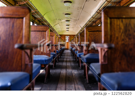 北海道夕張市、南大夕張駅跡に保存されている三菱大夕張鉄道車内【5月】 122562820