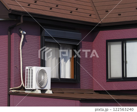 エアコンの室外機 122563240