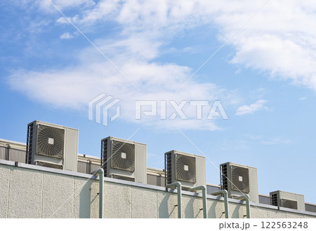 エアコンの室外機 122563248
