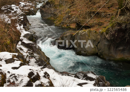 冬の憾満ヶ淵 122565486