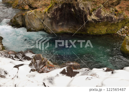 冬の憾満ヶ淵 122565487