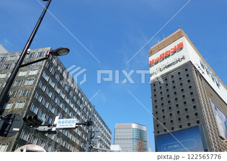 有楽町駅前の風景 122565776