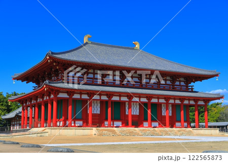 【奈良県】晴天の興福寺（中金堂） 122565873