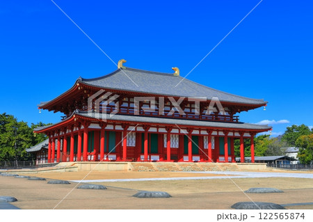 【奈良県】晴天の興福寺（中金堂） 122565874