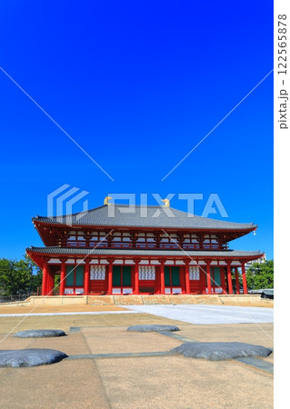 【奈良県】晴天の興福寺（中金堂） 122565878
