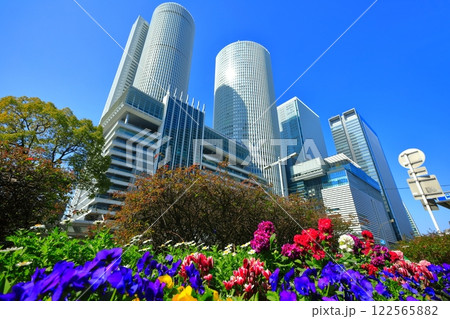 【愛知県】晴天のJR名古屋駅前風景 122565882