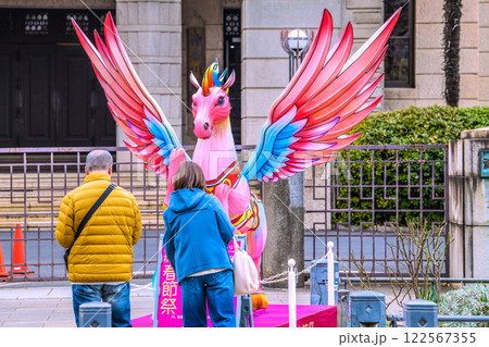 日本の横浜都市景観2月春節祭。神奈川県庁前などを望む＝令和7年2月1日 122567355