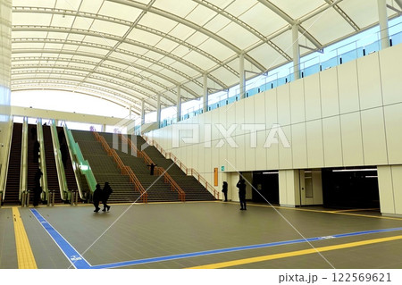 夢洲(ゆめしま)駅出入口　大阪メトロ中央線　EXPO2025大阪・関西万博の最寄駅　大阪市此花区夢洲 122569621