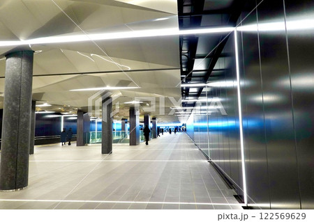 夢洲(ゆめしま)駅改札階　大阪メトロ中央線　EXPO2025大阪・関西万博の最寄駅　大阪市此花区夢洲 122569629